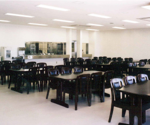 お食事は大食堂でいただけます。